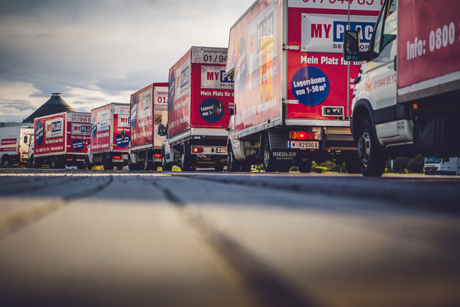 Umzugsservice Wien LKW´s auf dem Weg zur Arbeit. 